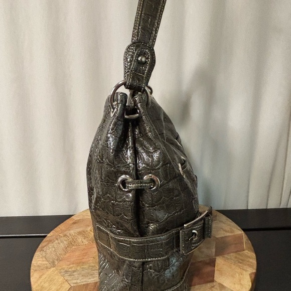 Metallic Green Croc-Embossed Shoulder Bag – Statement Y2K Style - Picture 8 of 14